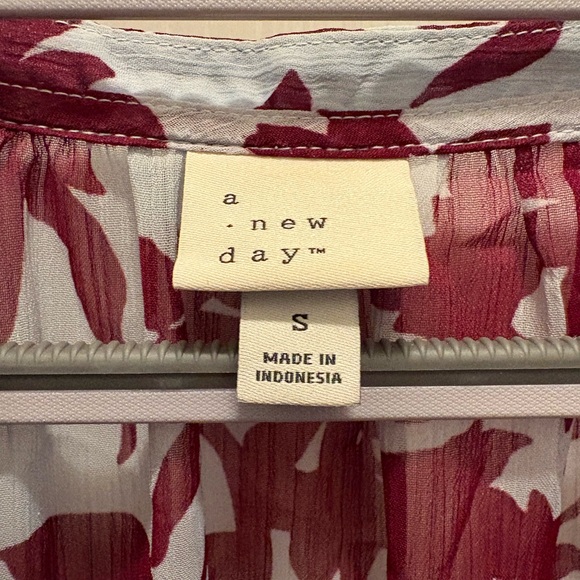 Pattern Top - Picture 2 of 3